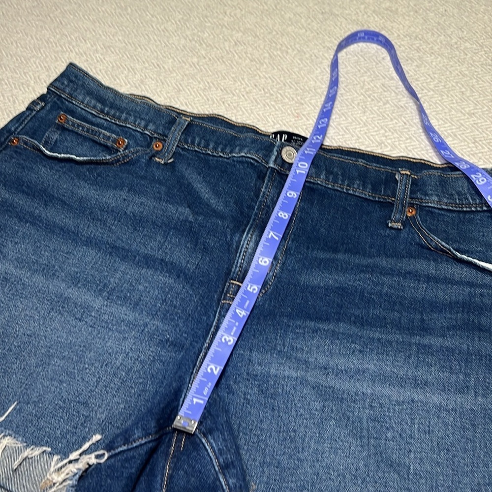 Gap Jean Shorts. Blue  denim shorts by gap. Size 18. - Picture 5 of 8
